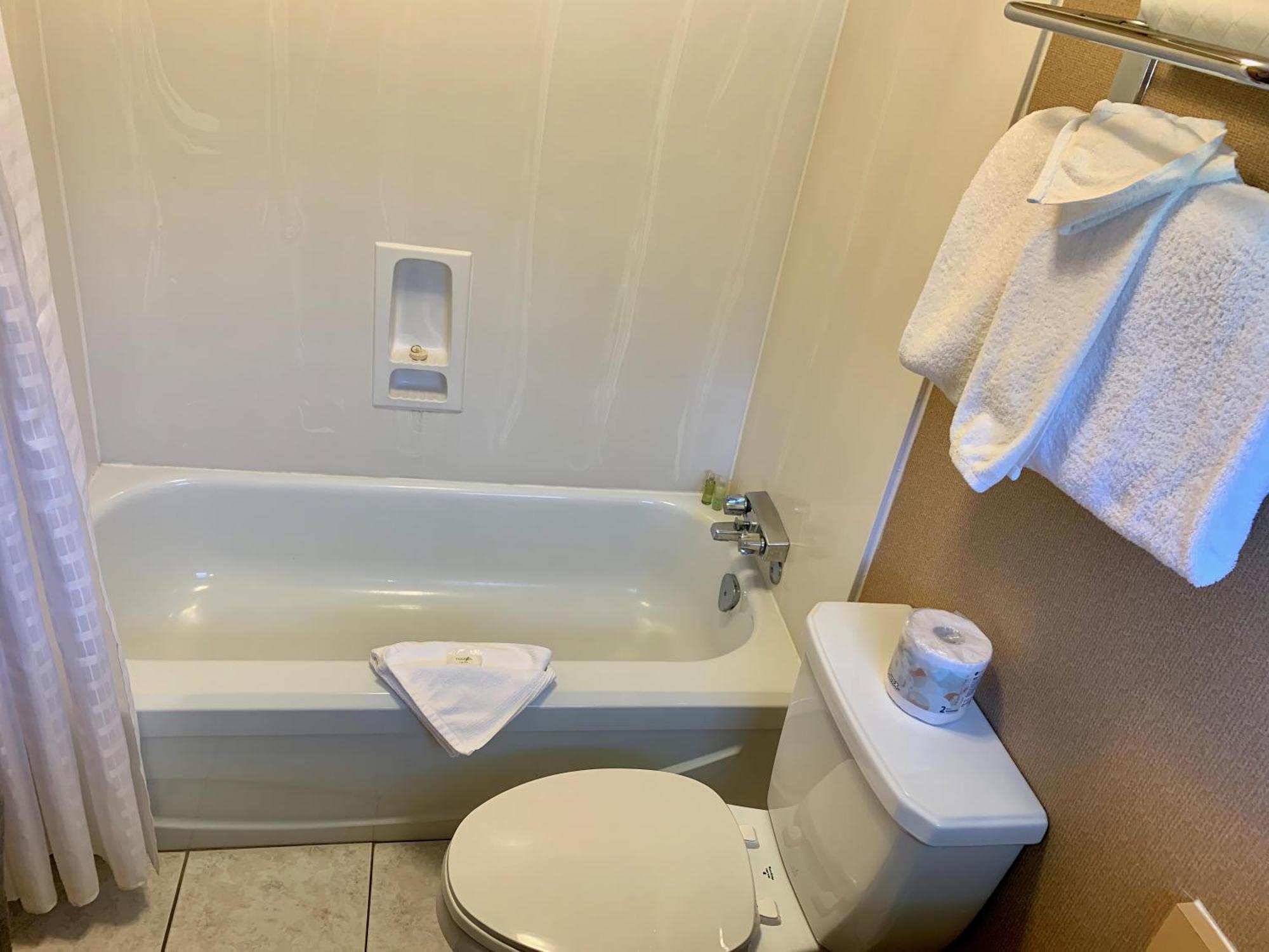 King Room,1653532214:JPEG